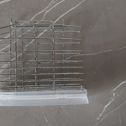 Cutlery drainer used, in good condition