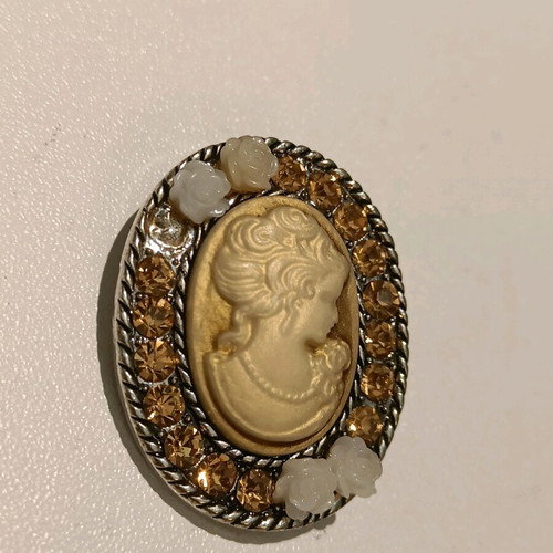 Women's pin used, lapel pin