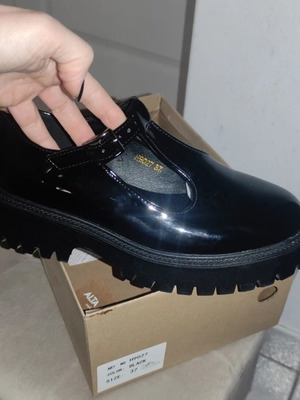 Chunky black Mary Jane platform shoes like new, size 37