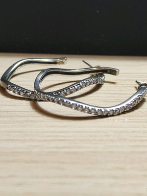 Silver 925 hoop earrings like new with stones