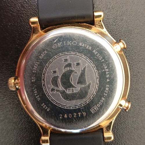 Seiko collectible men's watch used Intelligent Calendar with silicone strap
