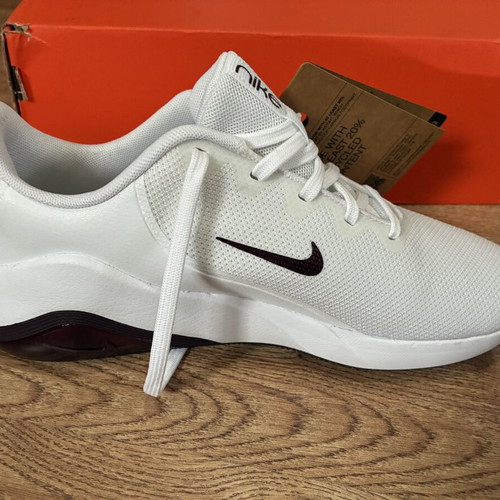 Nike women's sports shoes new, white size 40