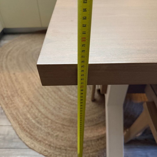 Dining table with 5 chairs like new