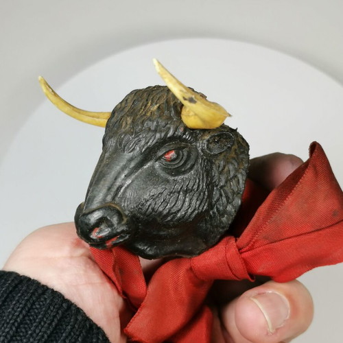 Spanish plastic bottle stopper with bull head vintage, used