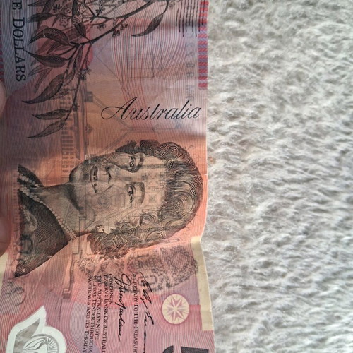 Collectible 5 dollar Australia banknote used