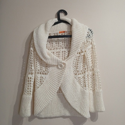Bershka white/cream knitted cardigan with large collar, size Medium, like new