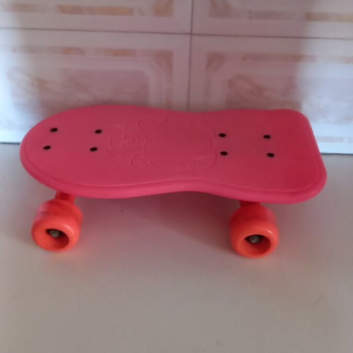 Skateboard plastic children's Saturn like new