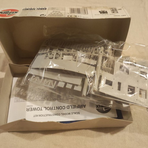 Control Tower plastic model Airfix 03380 scale 1:76 new collectible