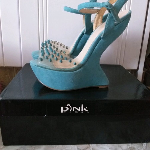 Blue platform shoes with studs, comfortable and lightweight, size 37