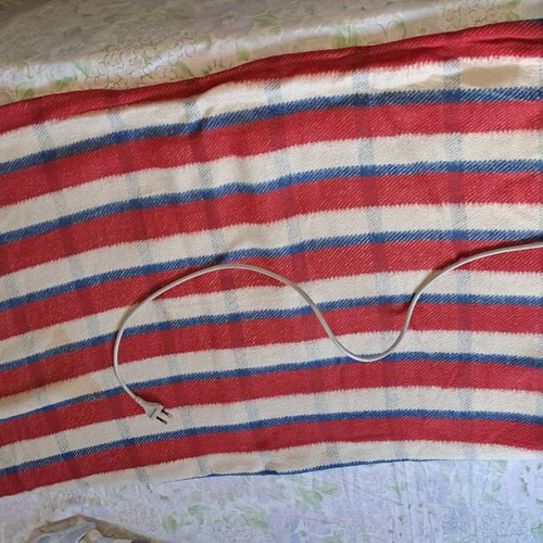 Electronic blanket used vintage, dimensions 1.57x0.60