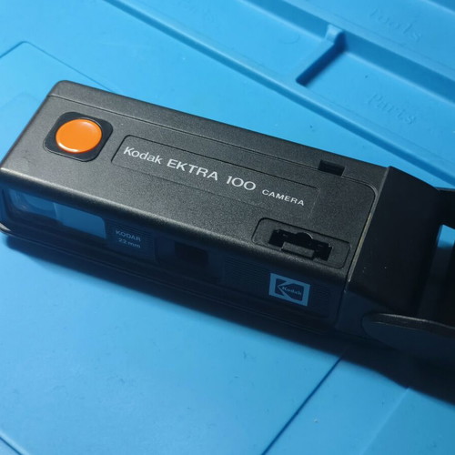 Kodak Ektra 100 film camera like new