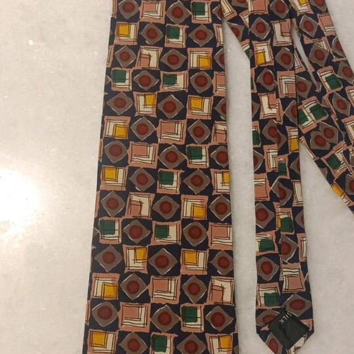 Dario silk tie like new, multicolored with geometric shapes
