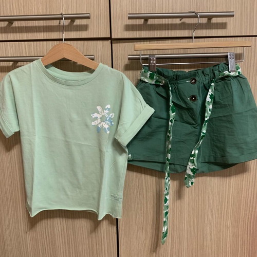 Attrattivo Little Ones 4-piece set for girls 4-5 years like new, multicolor