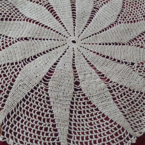 Handmade doilies set like new, different sizes 30 cm, 24 cm, 23 cm