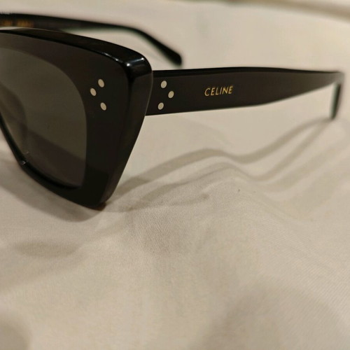 Celine40187I sunglasses like new, black