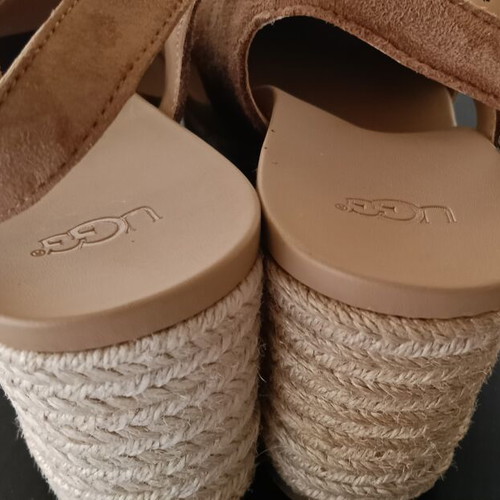 Ugg leather platform sandals new, size 38, beige
