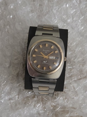 Bulova vintage wristwatch 1974, like new, gold plated