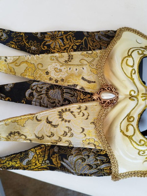 Mask with bells on the tips, excellent condition