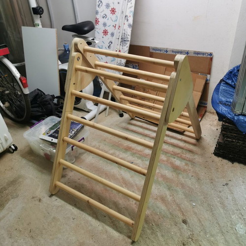 Climbing Triangle like new, wooden kids climbing frame