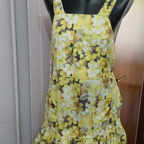 Summer Dress D&C like new, yellow and gold floral