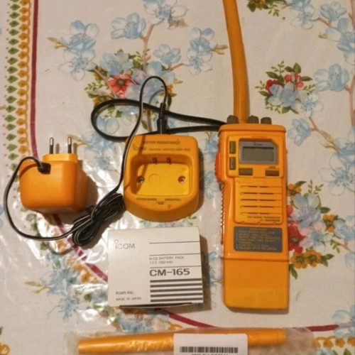 Icom IC-GM 500E GMDSS Survival Craft Marine VHF Radio used with charger battery antenna