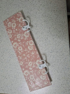 Wall hanger like new with floral decoupage motif