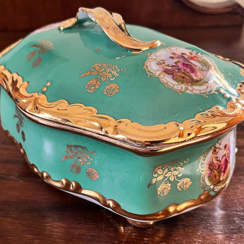 Antique jewelry box like new, Venetian green with baroque gold leaves