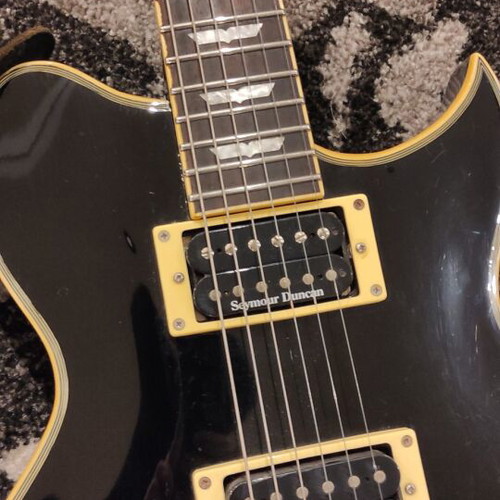 Washburn WI66 PRO electric guitar like new with case and Ernie Ball strings
