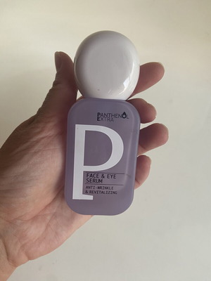 Συσκευασία Panthenol Extra μεταχειρισμένη, άδεια, λιλά χρώμα, γυαλί και πλαστικό