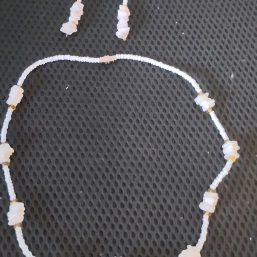 Jewelry set necklace and earrings used, vintage with pink and white details