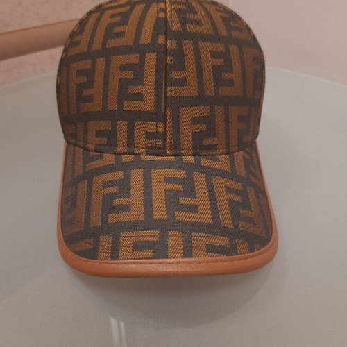 Hat like new, adjustable size, black and brown