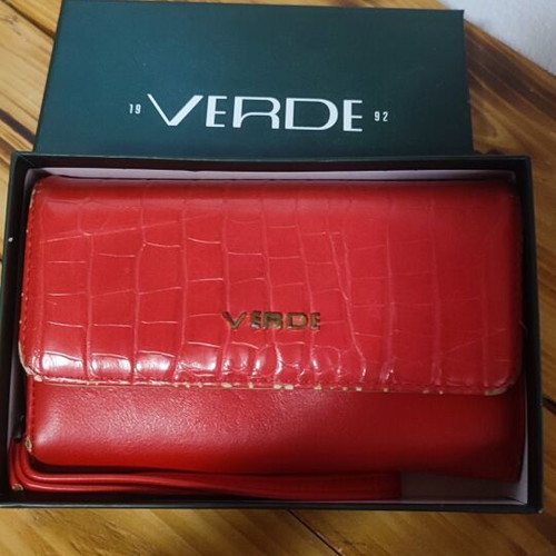 Verde red leather wallet, worn front and broken zipper