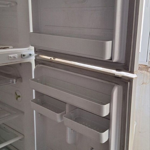 Samsung RT 41 MASW refrigerator used with freezer