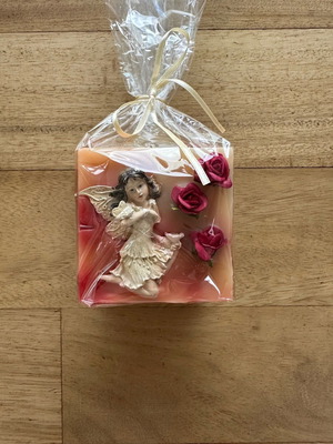 Candle 680g new with embossed decoration