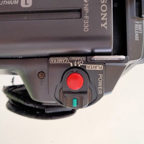 Sony Handycam Vision CCD-TRV78E PAL Hi8 Video8 camcorder, retro Y2K