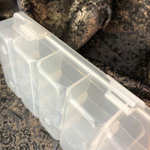 Transparent plastic organizer like new with 15 compartments