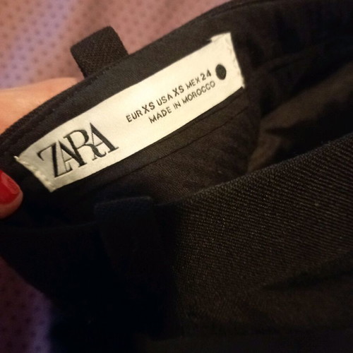 Zara black pants like new with ankle opening XS