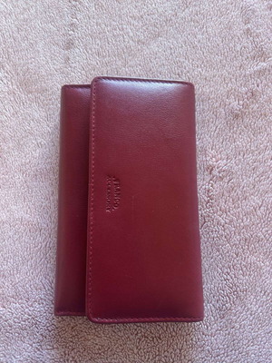 Leather wallet red like new