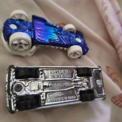 Hot Wheels used pack with two toy cars