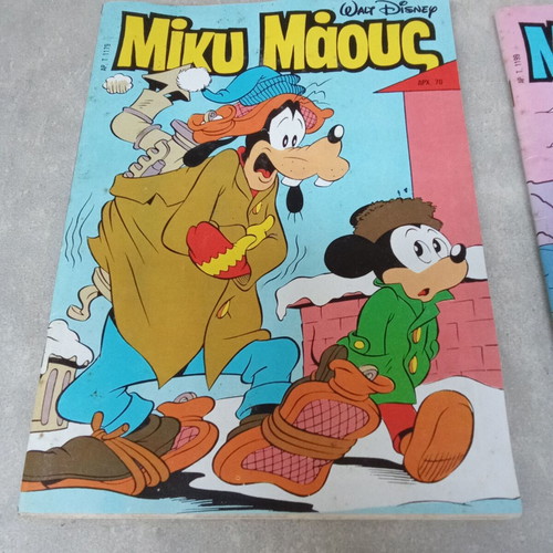 Collectible Mickey Mouse magazines pack 3 issues and Pop and Rock 6 issues used