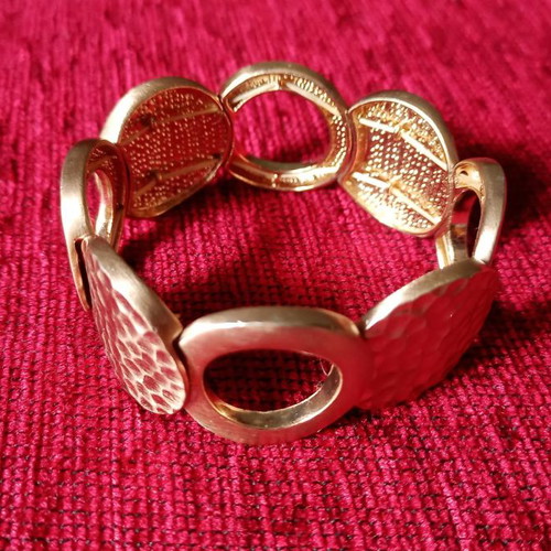 Rose gold hammered circle bracelet used (pink gold)