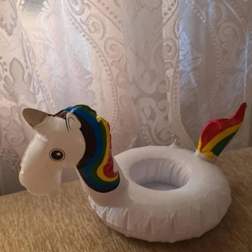 Inflatable cup holders with unicorn and flamingo, like new