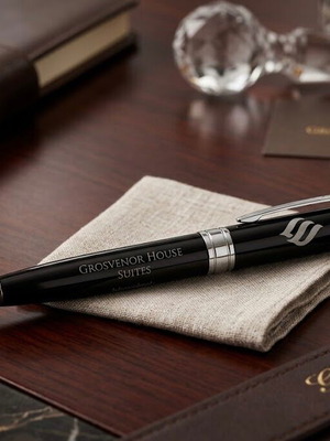 Collector's pen like new