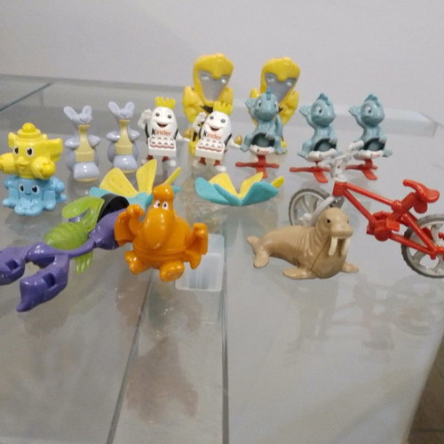 Kinder Surprise collectible 16 pieces new