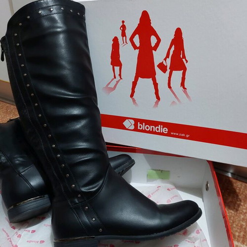Black boots size 41 tall like new with low heel and warm lining