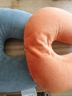 Car pillows like new