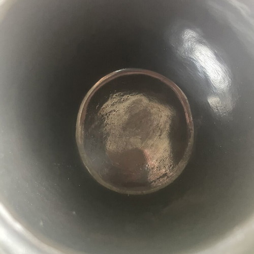 Teapot like new with strainer, minor external marks