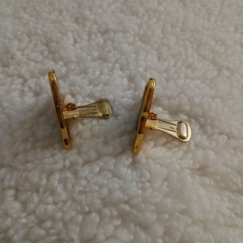 Vintage clip-on earrings gold plated like new