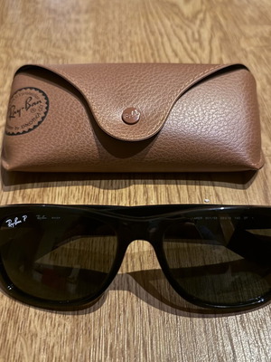 Ray-Ban New Wayfarer Size 58 sunglasses like new, polarized black
