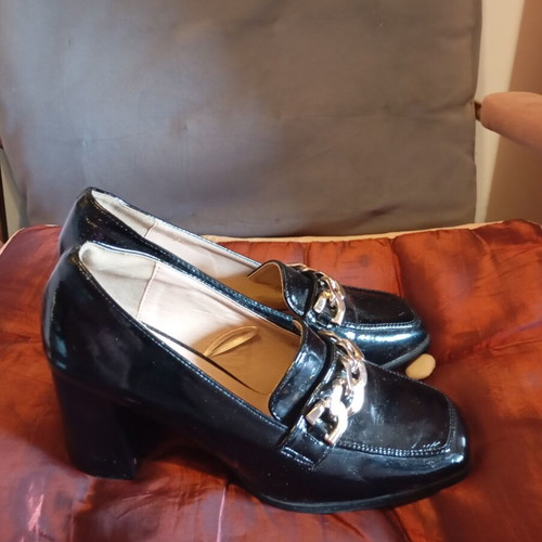 Calleppi women's shoes like new, black pumps size 38, 7 cm heel